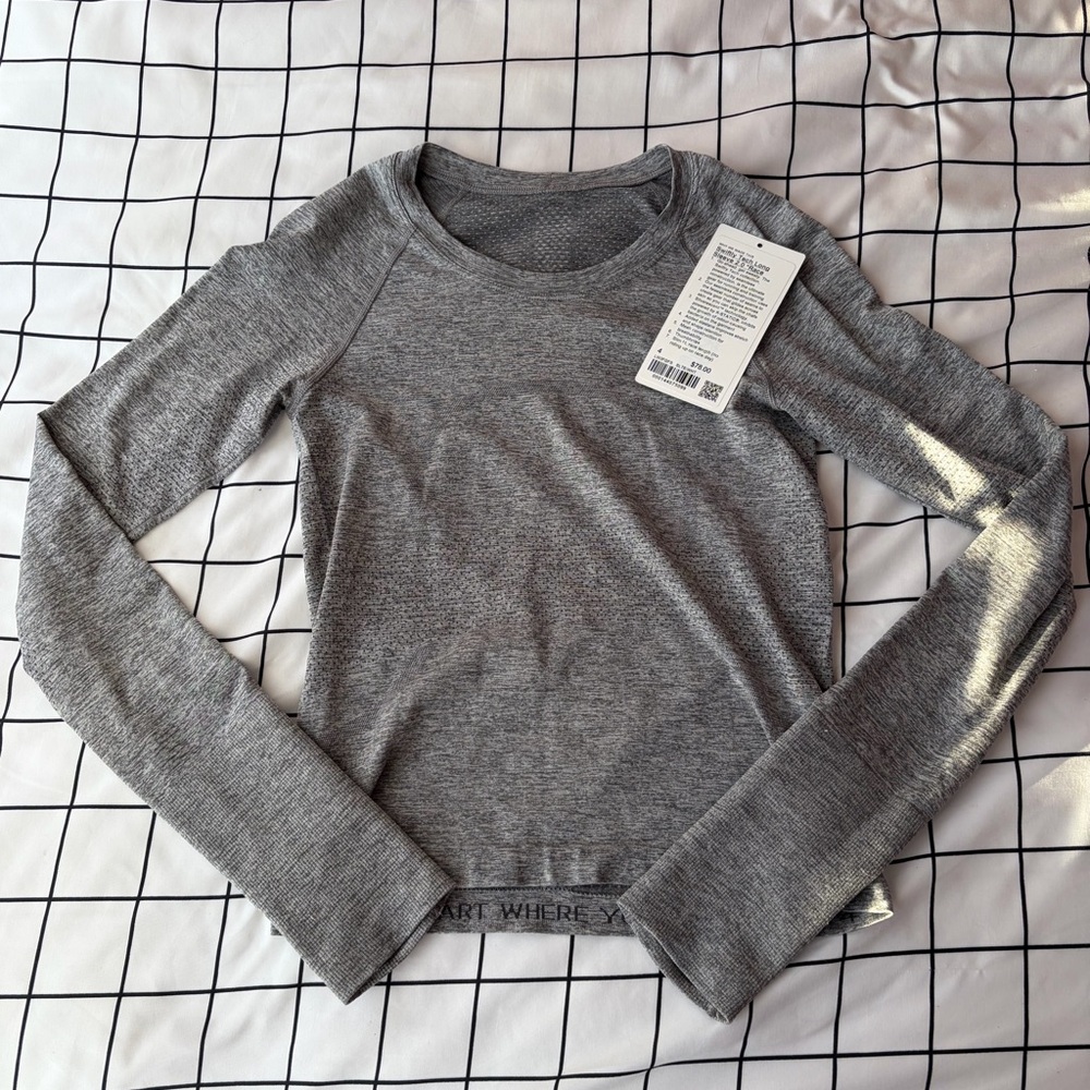 Lululemon Grey Long Sleeve Swiftly Tech Size 4, Race Length. NWT.